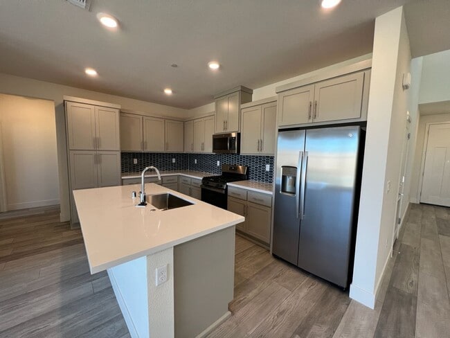 Building Photo - Newer Construction Home located in desirab...