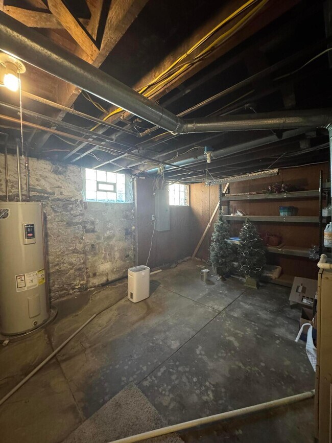Building Photo - 293 E Mithoff St