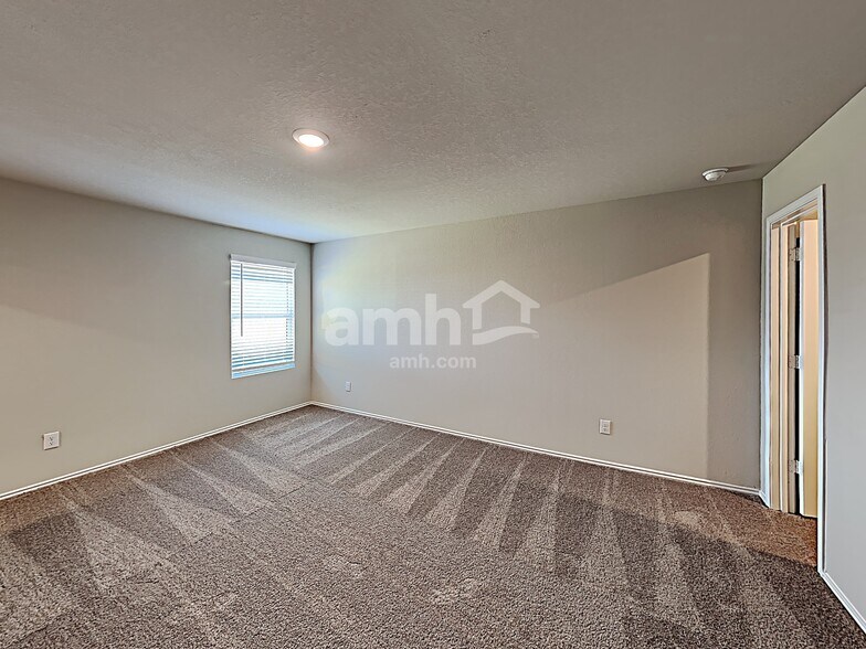 Building Photo - 10507 Varmus Dr