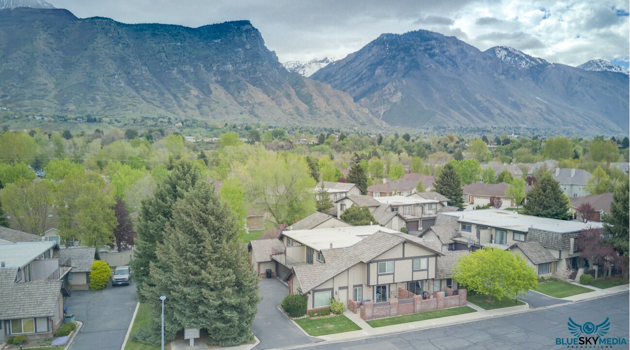 Building Photo - 3440 Brookside Dr.