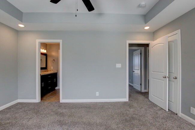 Building Photo - Show stopper.  Bonus room is a What?