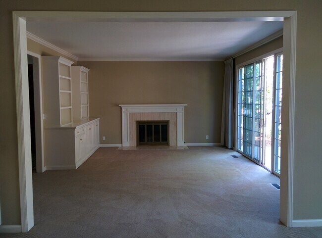 Living Room - 1309 Crane St