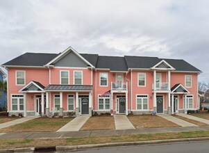 Building Photo - High Market in Market Common