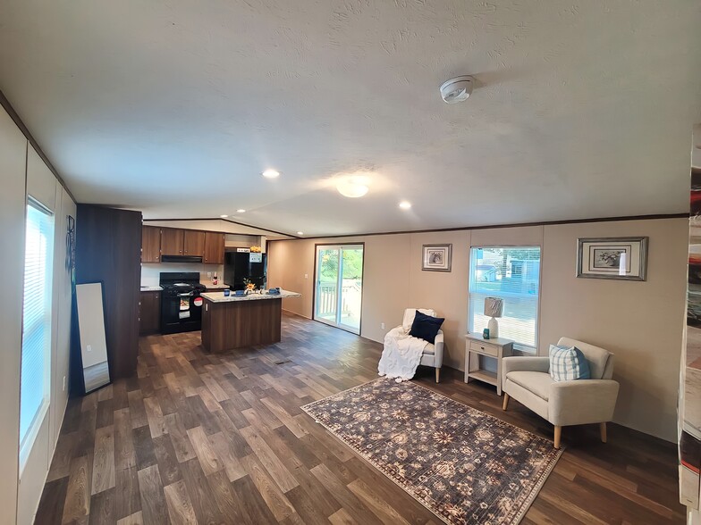 Building Photo - Centralia Estates