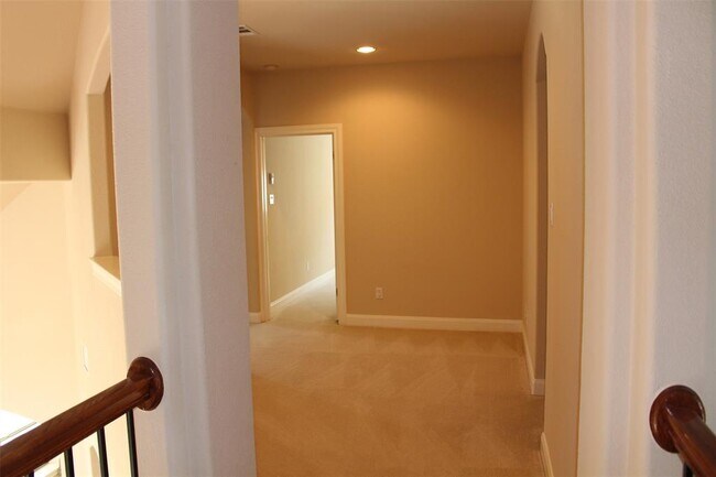 Building Photo - 7617 Menler Dr