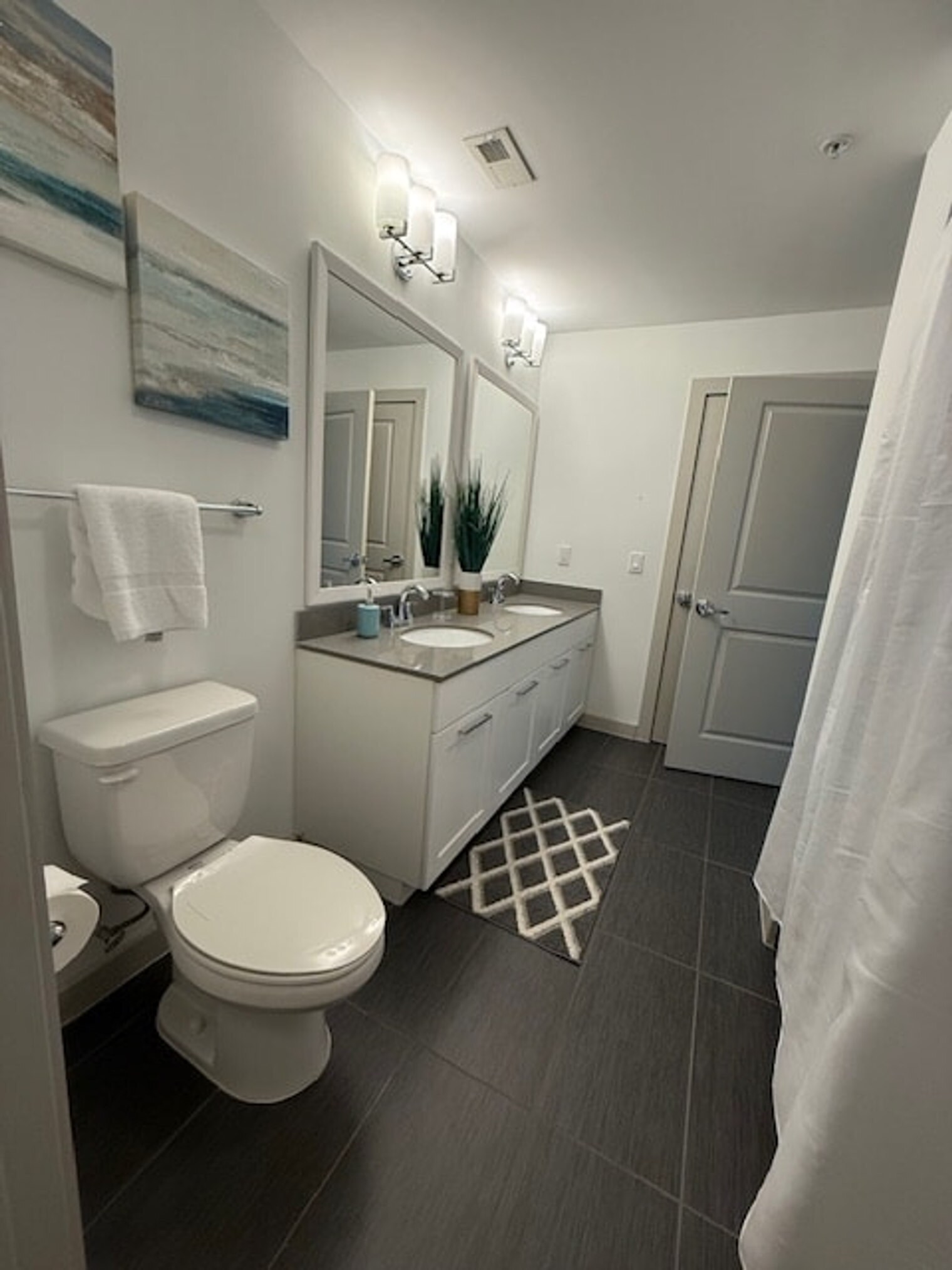 Building Photo - 3380 Peachtree Rd NE