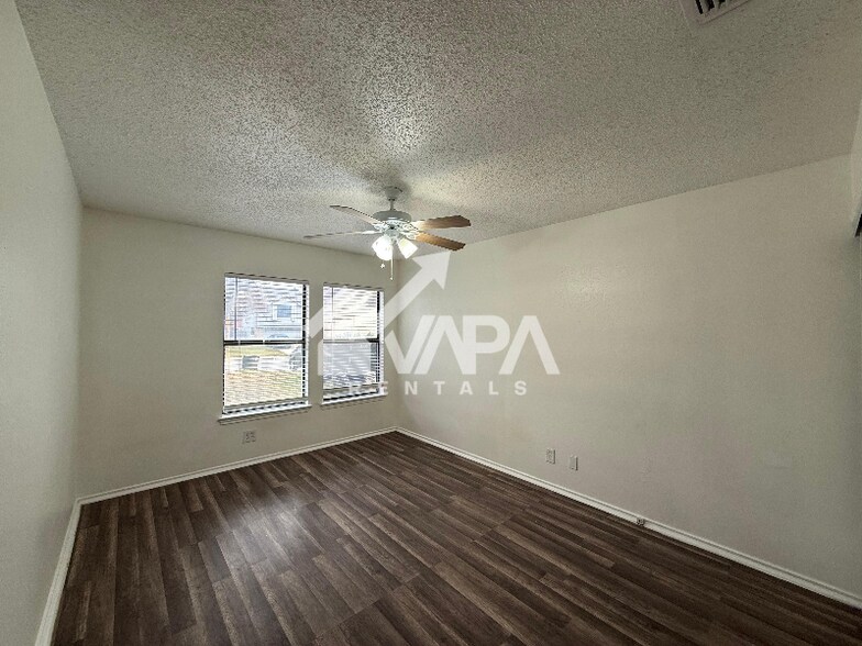 Building Photo - 7135 Grassy Trail