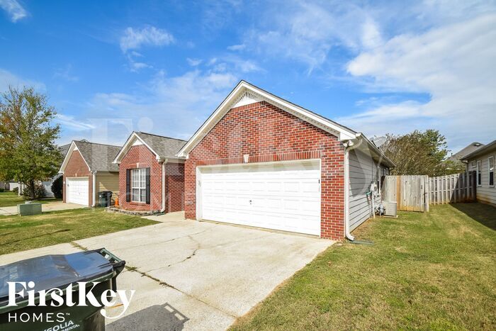 Building Photo - 4005 Cambridge Dr