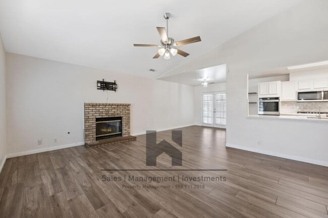 Building Photo - 2651 Elsinore St