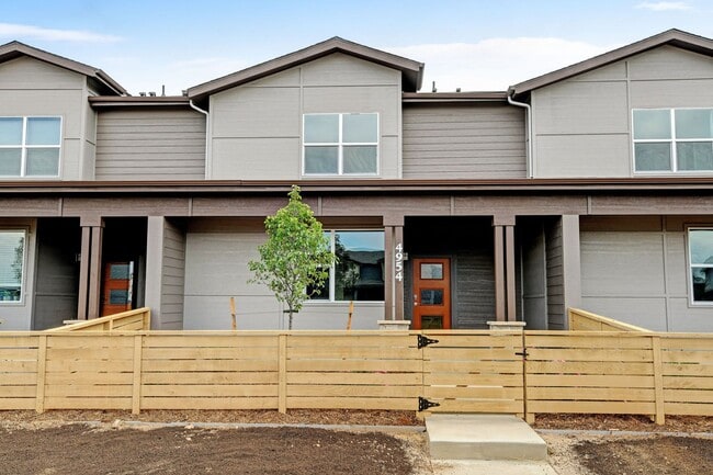 Building Photo - 4954 Denys Dr.