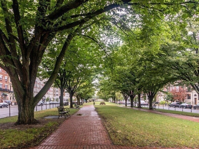 Building Photo - 470 Commonwealth Ave