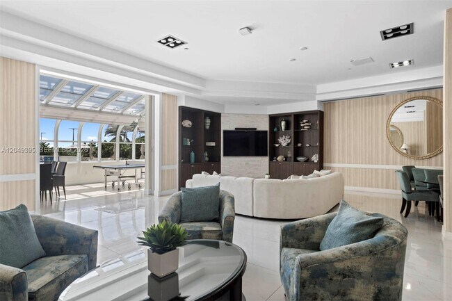Building Photo - 6917 Collins Ave