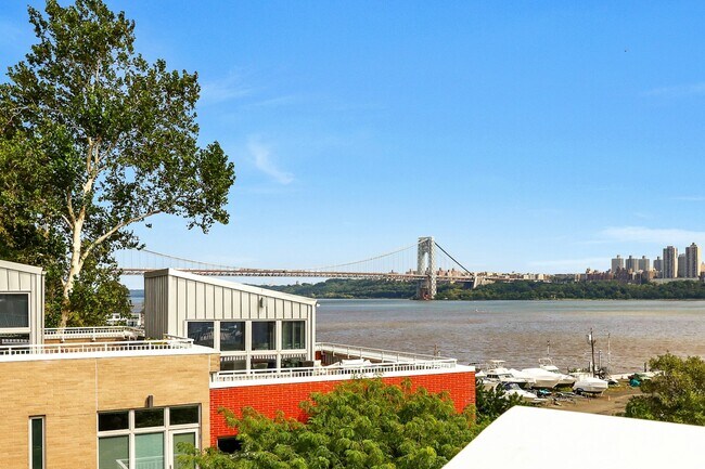 Building Photo - 22 Vela Way