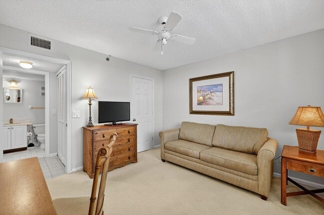 Building Photo - 5055 N Hwy A1A