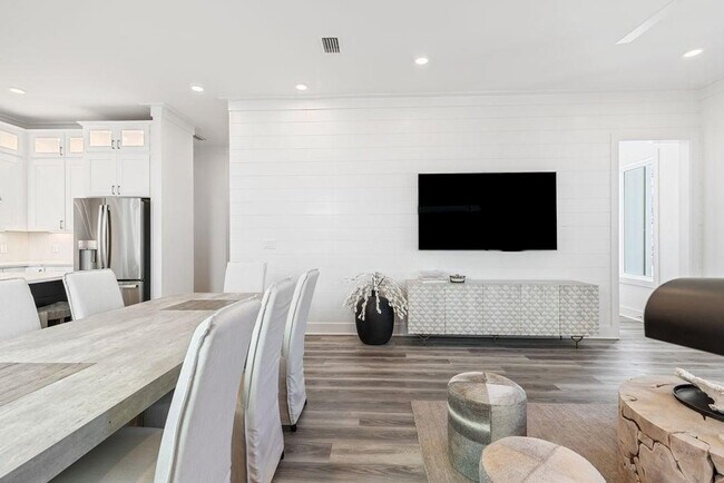 Building Photo - 24 Annabella St