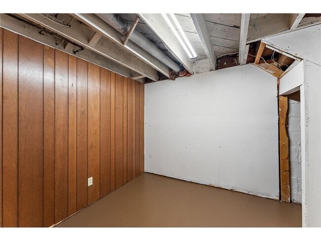 Building Photo - 5317 Abbott Ave S