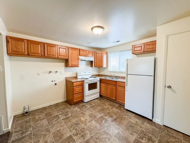 Building Photo - 359 S 150 W