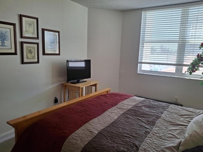 Building Photo - 3606 S Ocean Blvd