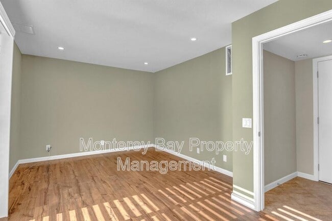 Building Photo - 1137 Mescal St