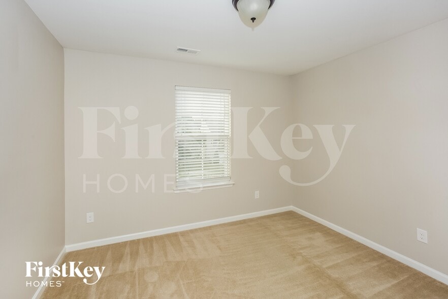 Building Photo - 2299 Isaac St