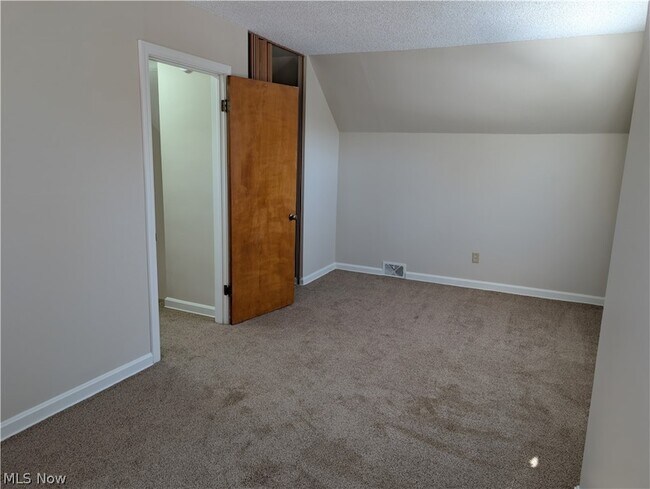 Building Photo - 703 Avondale St