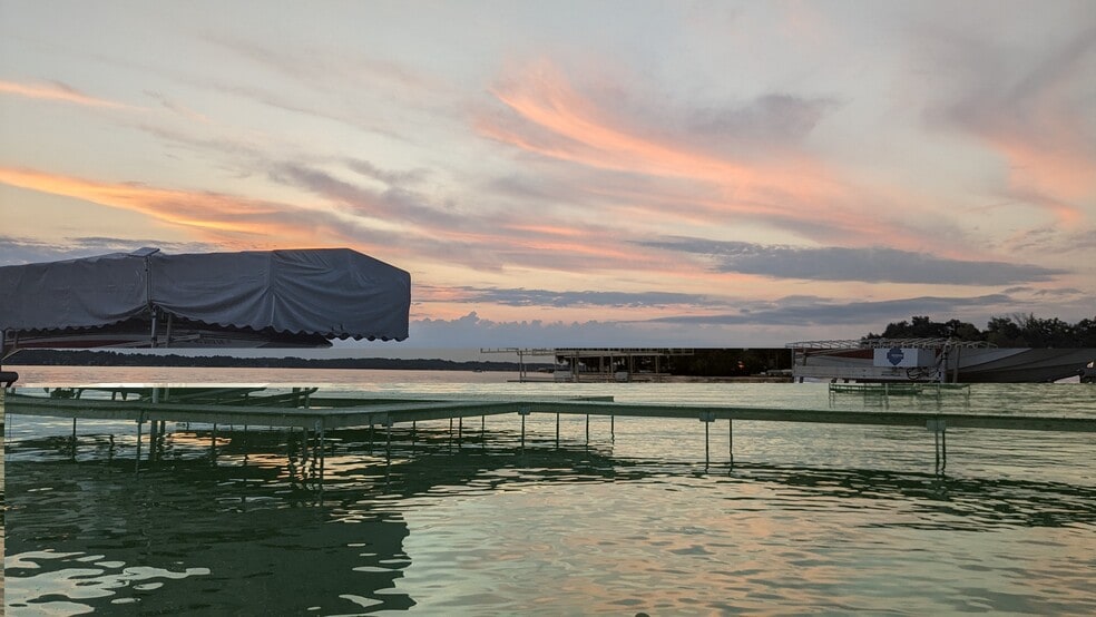 Building Photo - 8970 E Gull Lake Dr