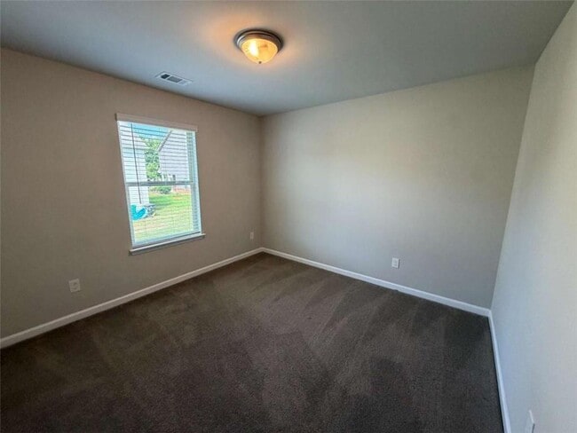 Building Photo - 313 Nutwood Trce