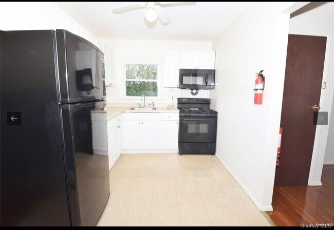 Building Photo - 226 Hopper St