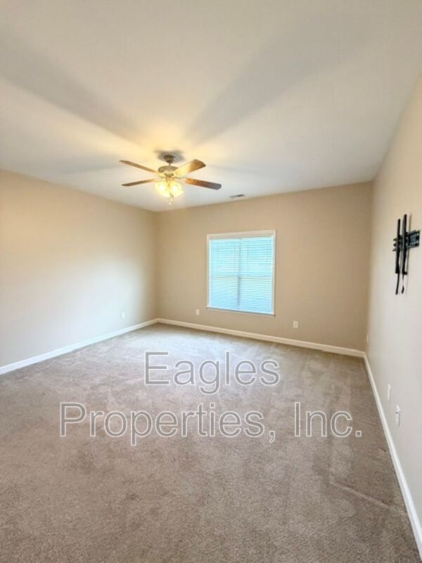 Building Photo - 328 N Landing Dr