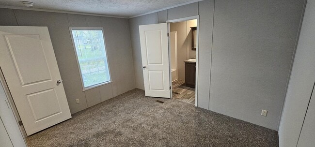 Building Photo - 9 Birch Ct