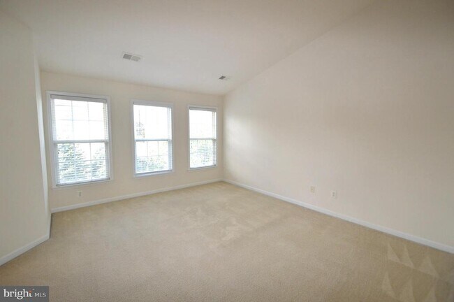 Building Photo - 24600 Siltstone Square