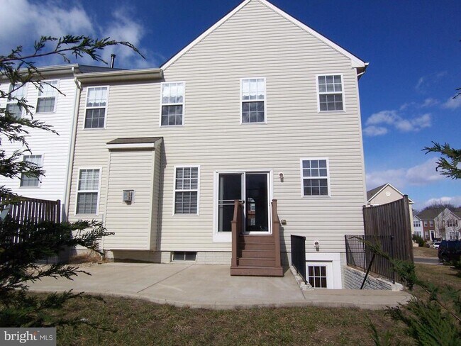 Building Photo - 116 Douglas Dr