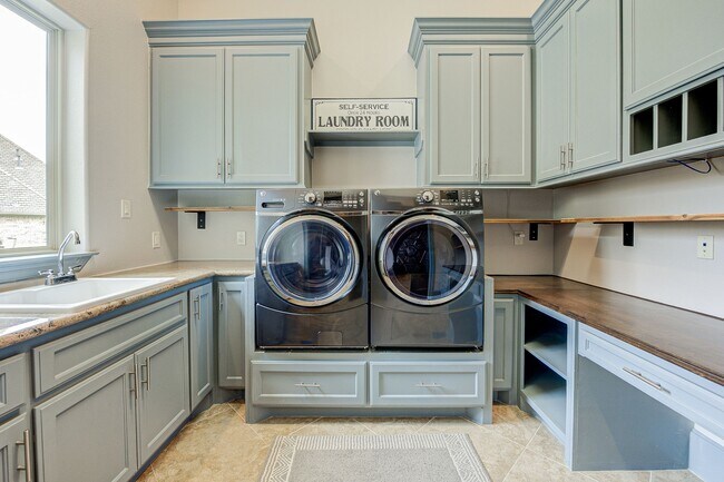 Building Photo - 27303 Silver Jade Ct