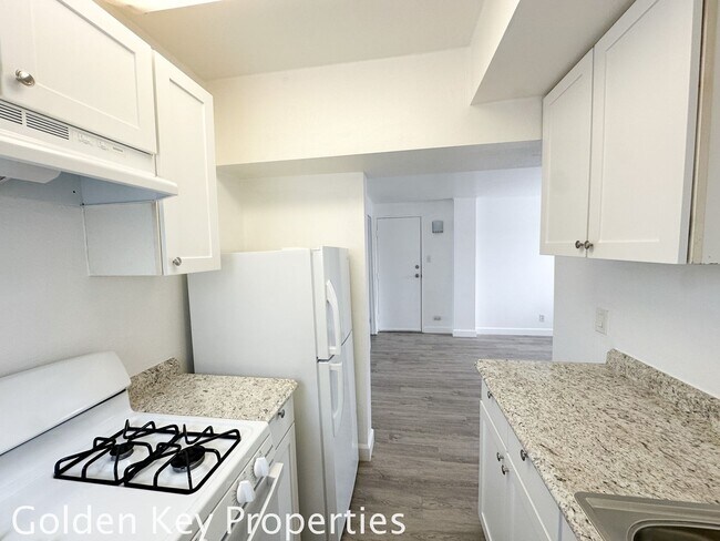 Building Photo - 1BR/1BA Apartment Across From the Beach!
