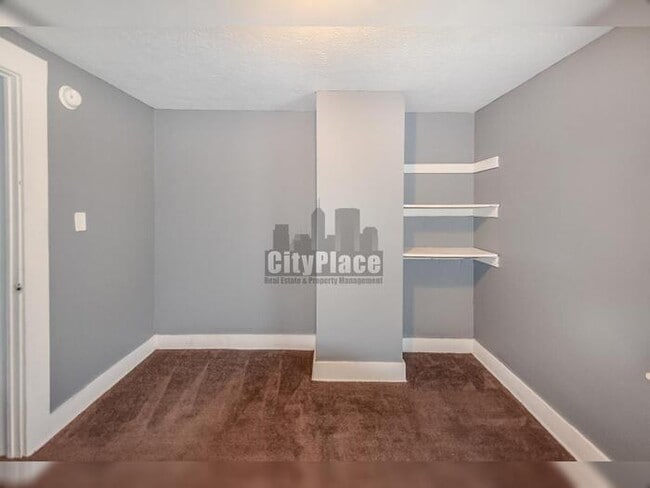 Building Photo - 2516 Columbia Ave