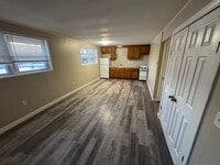 Building Photo - 101-103 Green Oaks Drive