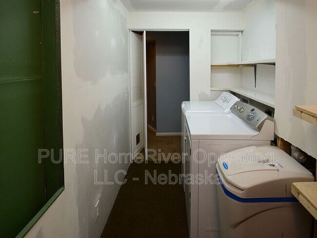 Building Photo - 2121 S 163rd Cir