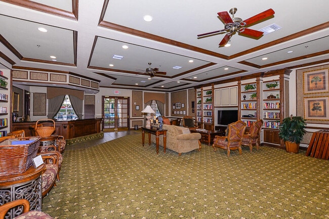 Building Photo - 351 NW Shoreview Dr