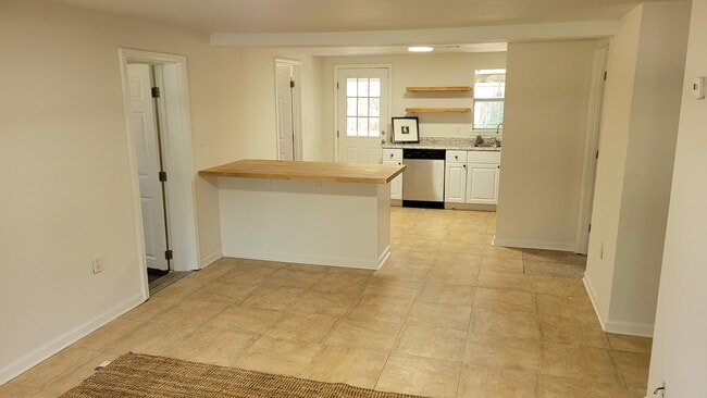 Building Photo - 12 Concordia Blvd