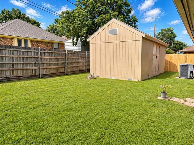 Building Photo - 848 W Lynn Creek Dr