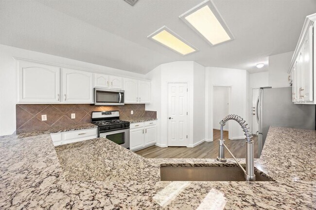 Building Photo - 1306 Lou Gehrig Ln