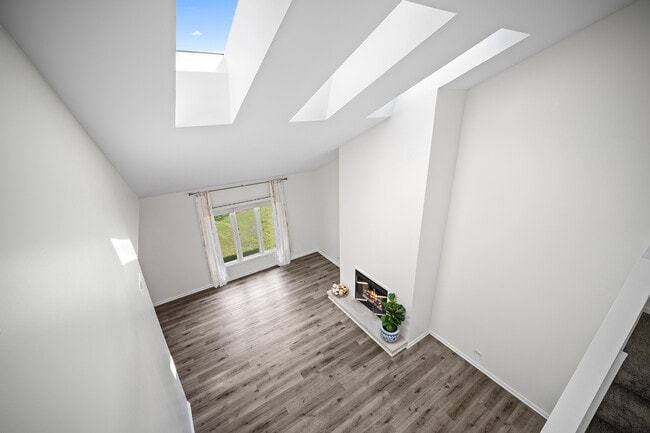 Building Photo - 720 Caliente Ct