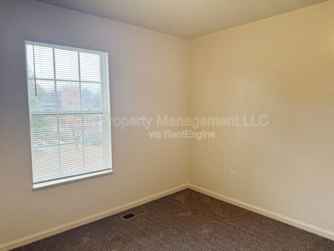 Building Photo - 5606 Boxwood Garden Way