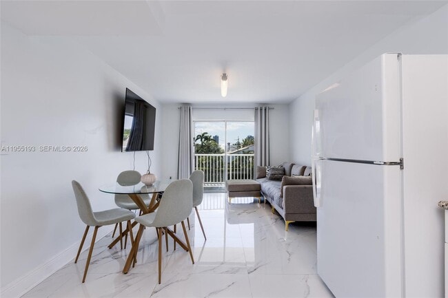 Building Photo - 3527 NE 168th St