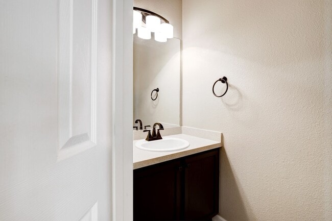 Building Photo - Stylish Two-Story Townhome with Greenbelt ...