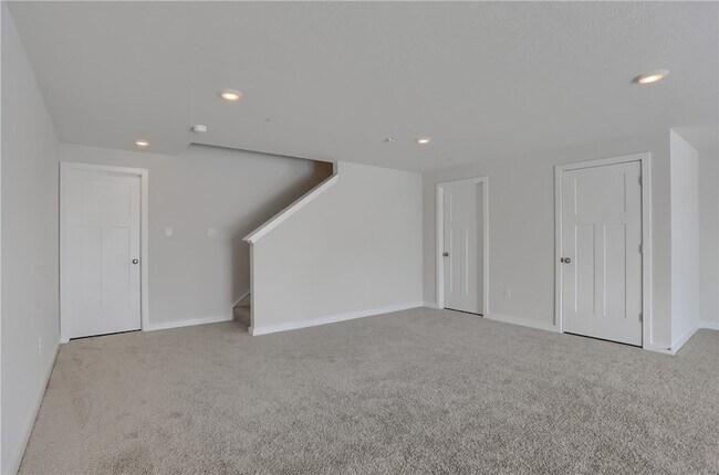 Building Photo - 122 Scotland Ln