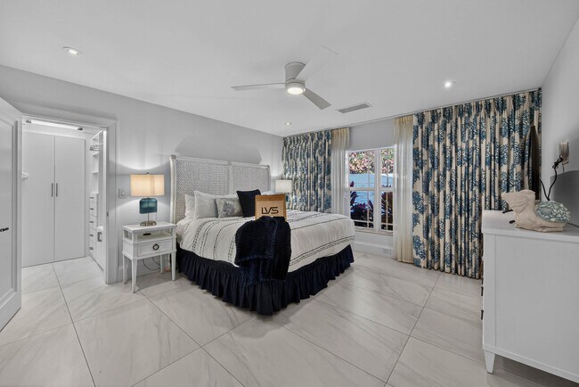 Building Photo - 3109 NE 42nd Ct