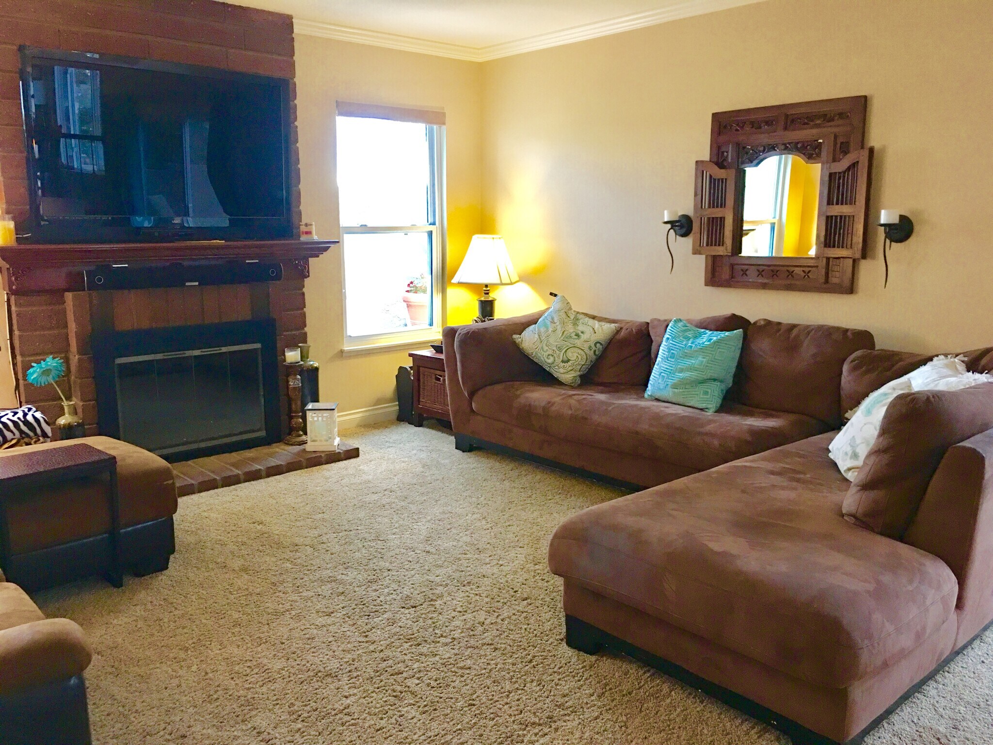 Building Photo - 672 Garland Court