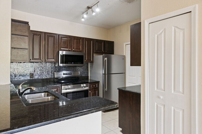 Building Photo - 1460 Lake Shadow Cir