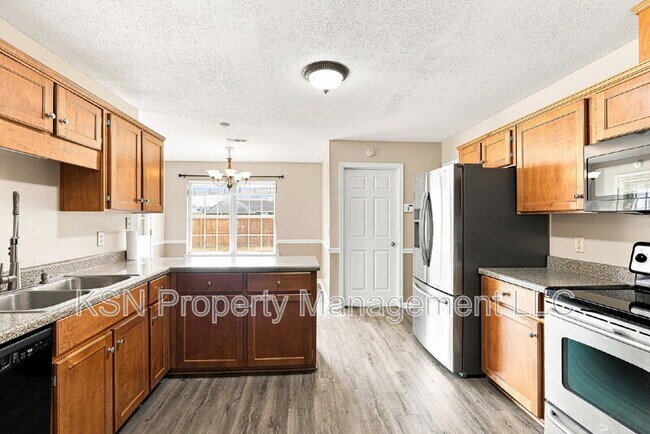 Building Photo - 17 Arbor Ridge Way
